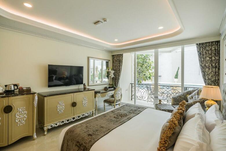 Hotel Lk Emerald Beach