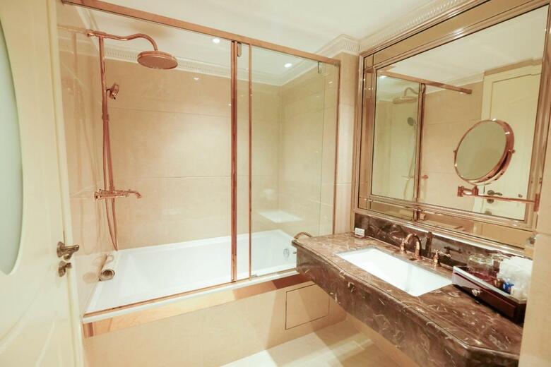 Hotel Lk Emerald Beach