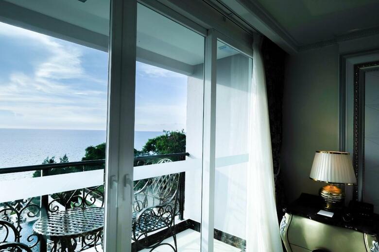 Hotel Lk Emerald Beach