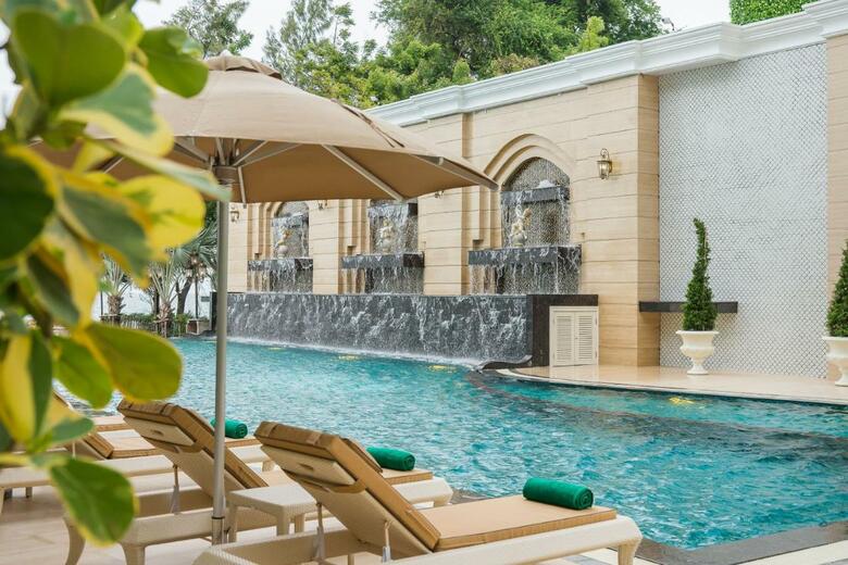 Hotel Lk Emerald Beach