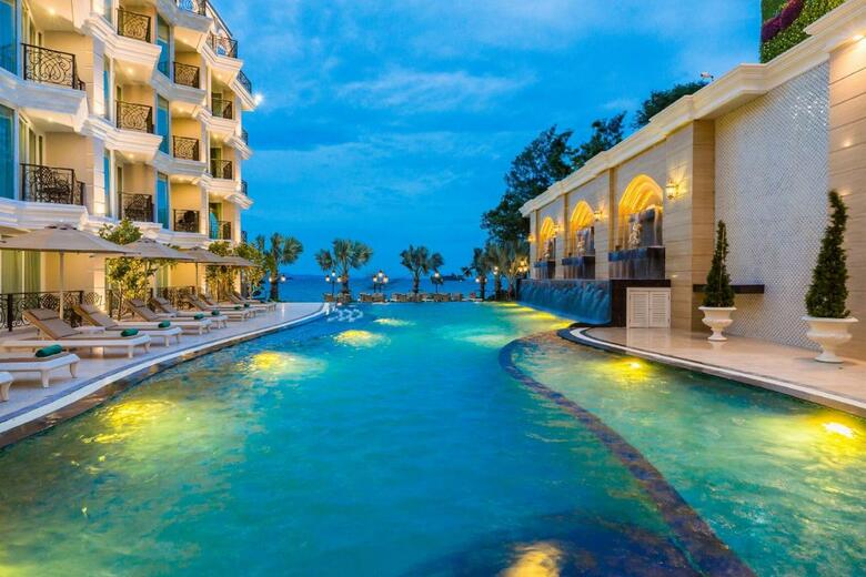 Hotel Lk Emerald Beach