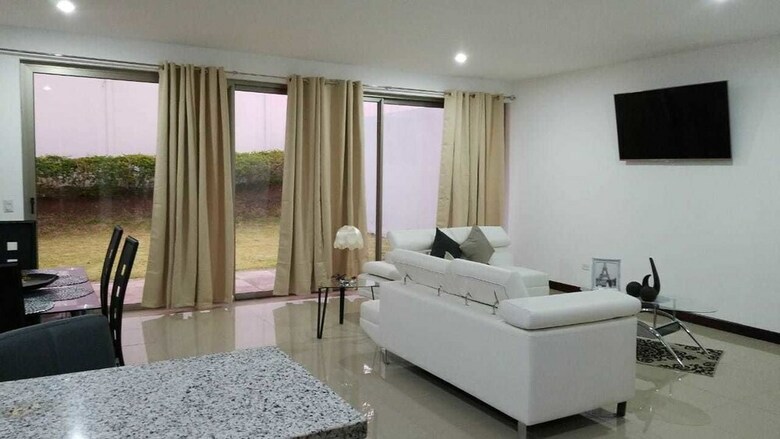 Las Yagrumas Condo Escazu