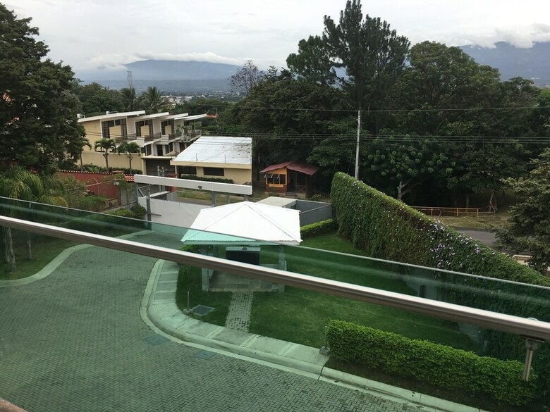 Las Yagrumas Condo Escazu