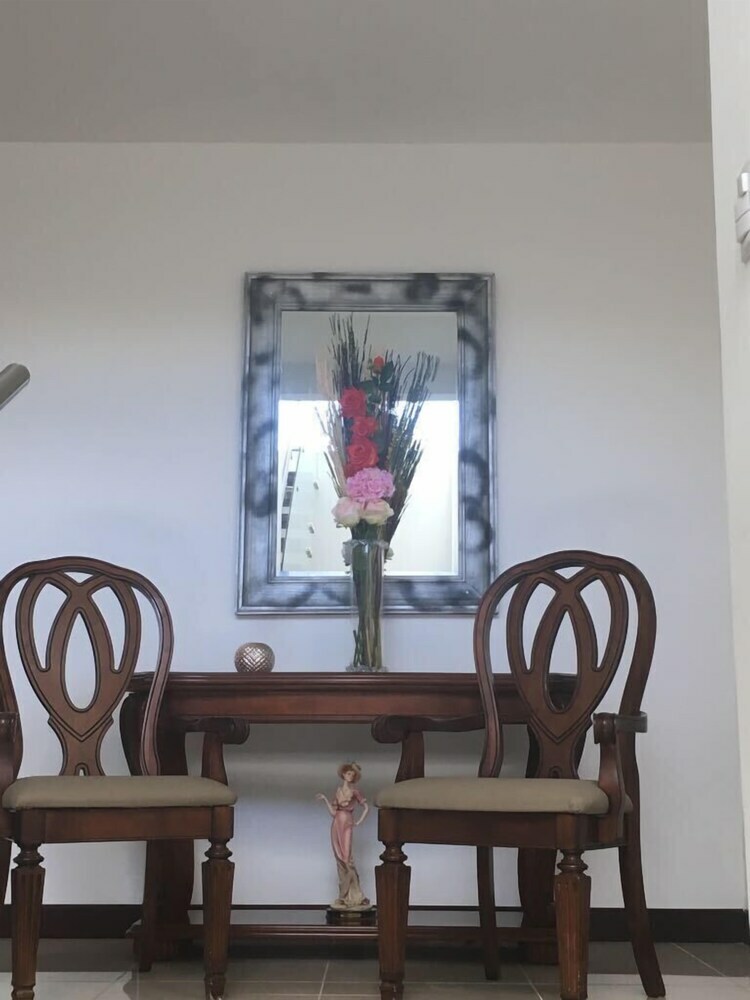 Las Yagrumas Condo Escazu