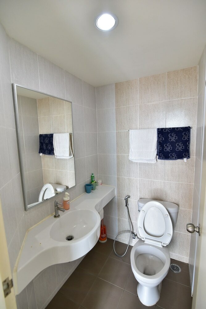 Lumpini Wongamat Suites