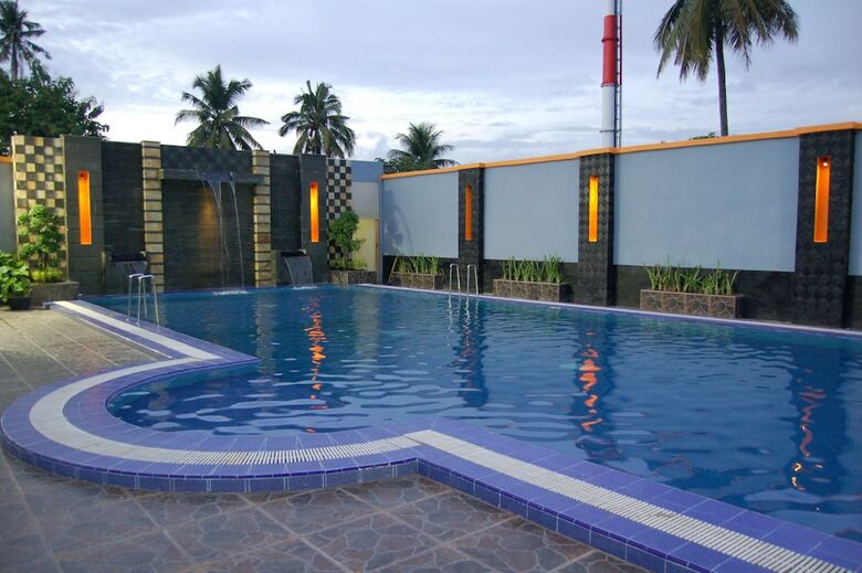 Grand Sari Hotel