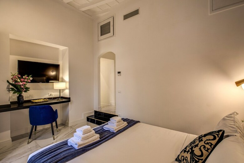 Hotel Little Queen Pantheon Residence