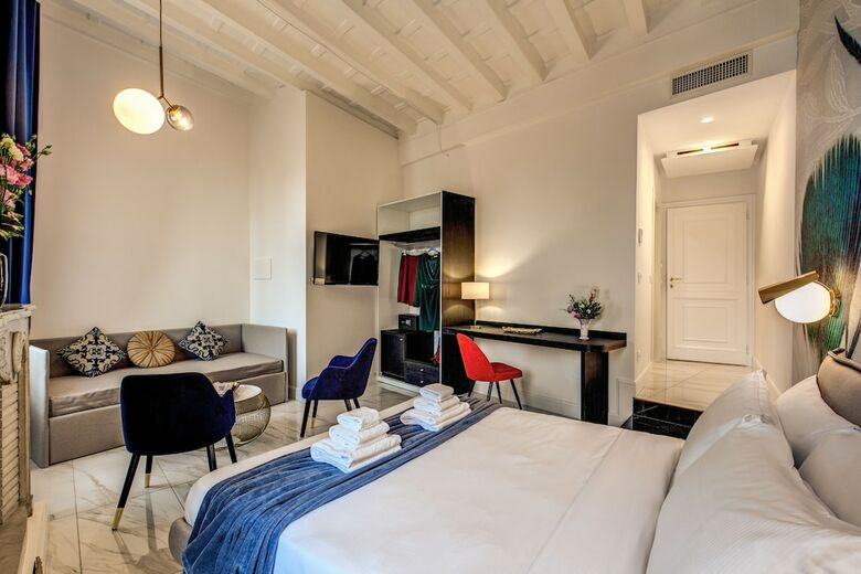 Hotel Little Queen Pantheon Residence