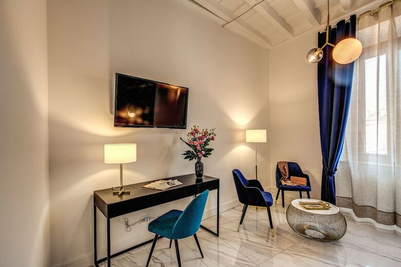 Hotel Little Queen Pantheon Residence