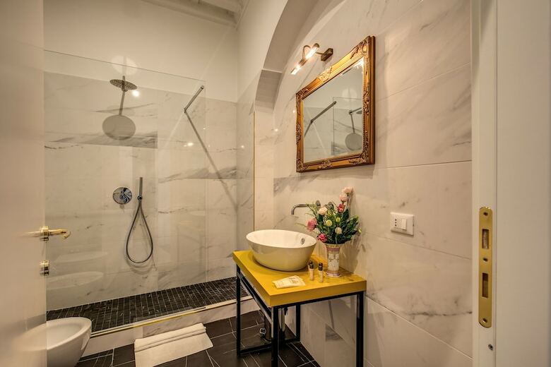 Hotel Little Queen Pantheon Residence