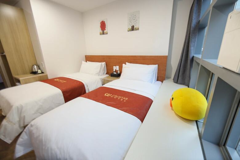 Calistar Hotel