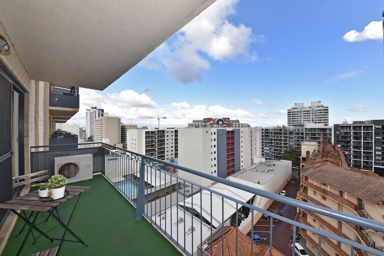East Perth 2 X 1 Trendy Apartment
