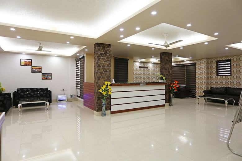 Oyo 5198 Hotel Hcgrand
