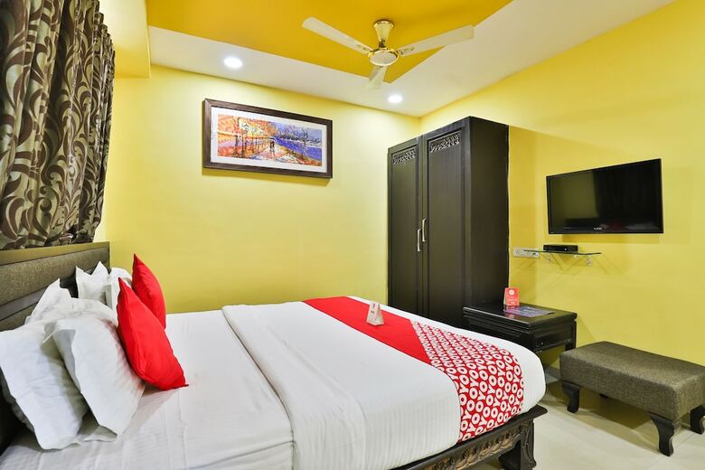 Oyo 14549 Hotel Lotus Residency