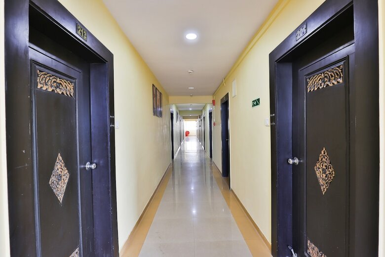 Oyo 14549 Hotel Lotus Residency