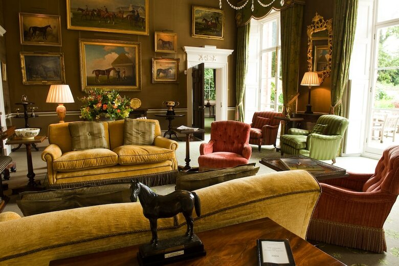 Hotel The Jockey Club Rooms