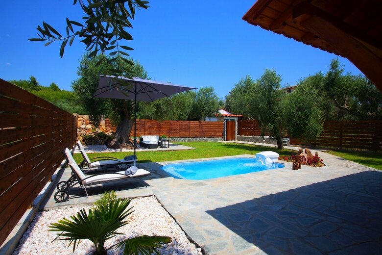 Salonikiou Beach Luxury Residences