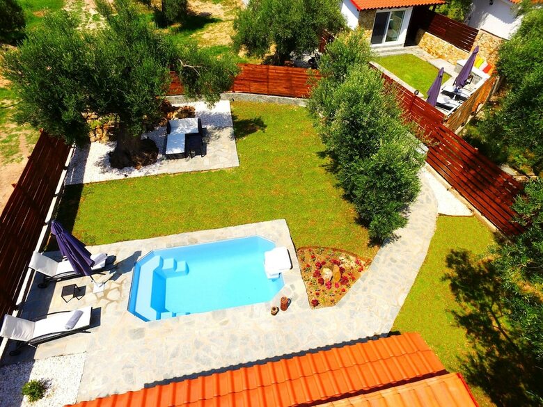 Salonikiou Beach Luxury Residences