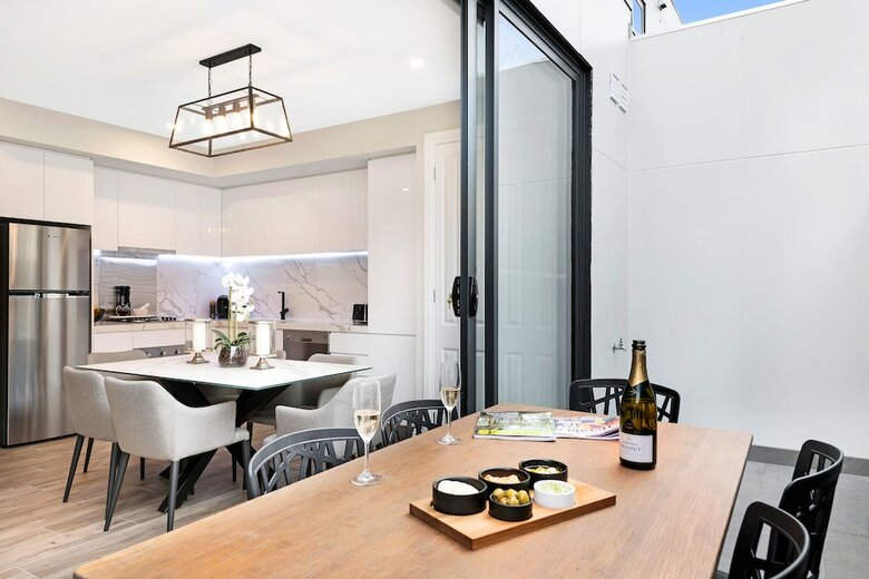 Manhattan Apartments - Caulfield North