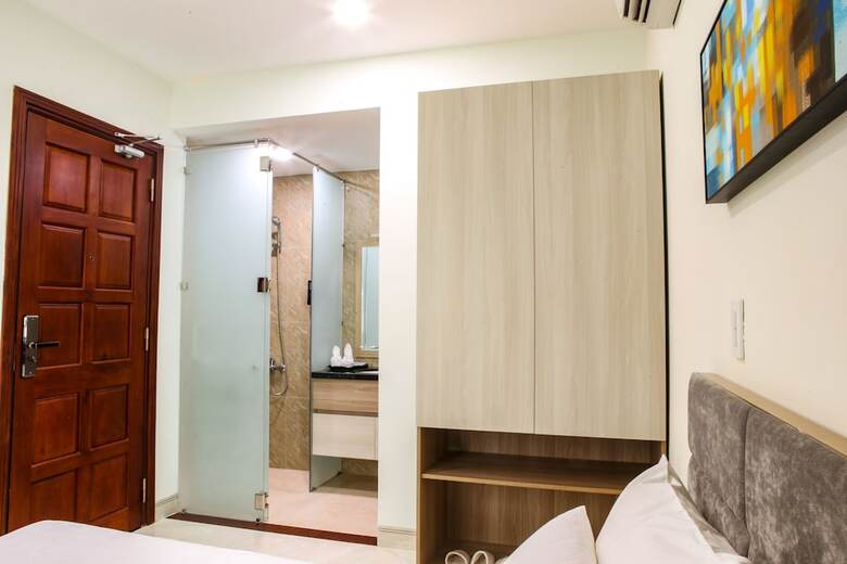 Lake View Hotel
