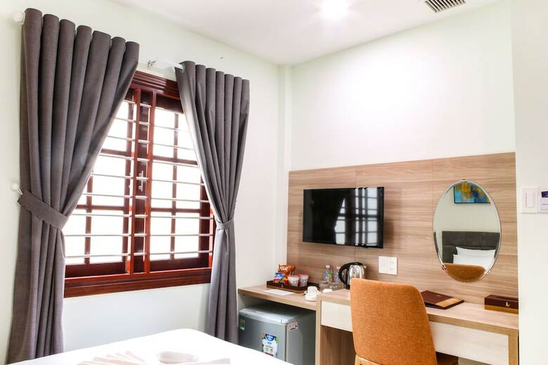 Lake View Hotel