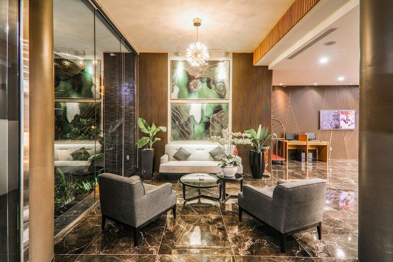Lake View Hotel