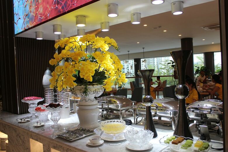 Lake View Hotel