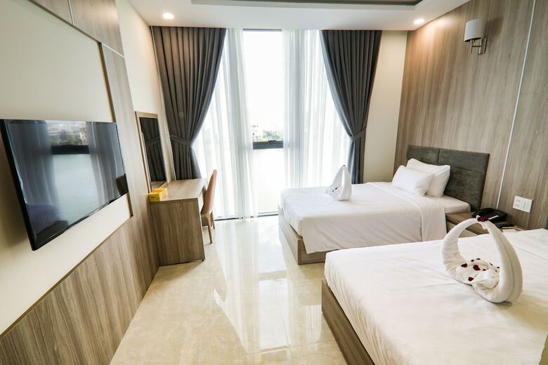 Lake View Hotel