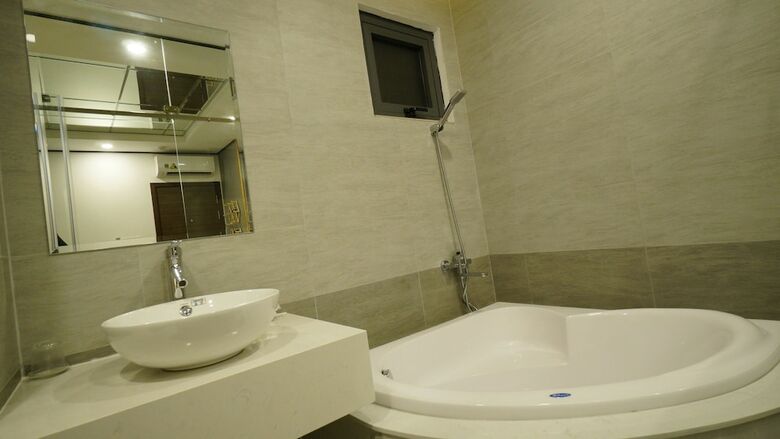 Moc Lan 4 Hotel