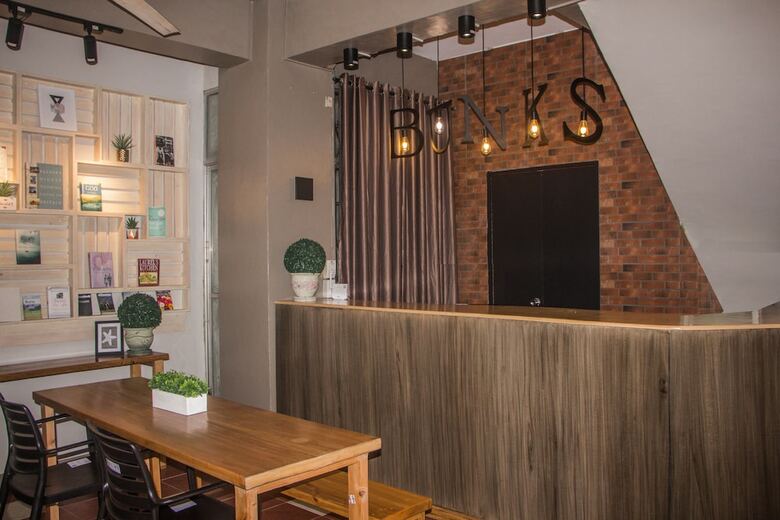 Hostal Bunks Hostel - Adults Only
