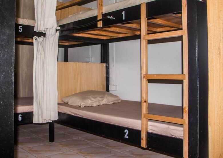 Hostal Bunks Hostel - Adults Only