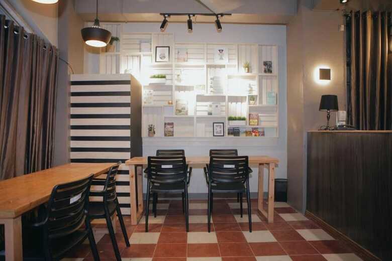 Hostal Bunks Hostel - Adults Only