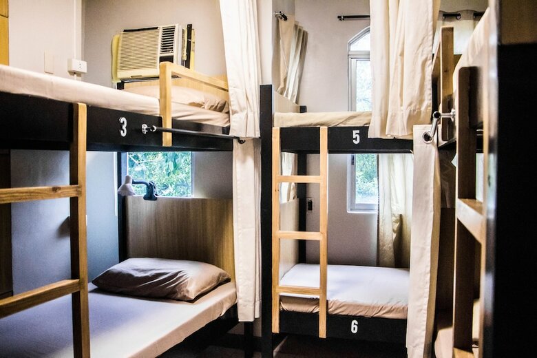 Hostal Bunks Hostel - Adults Only