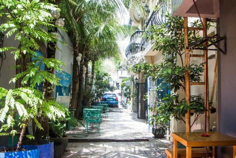Hostal Bunks Hostel - Adults Only