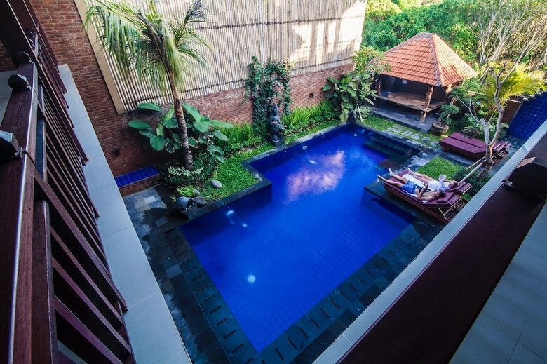 Hotel Wiras Village