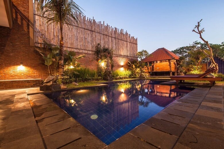 Hotel Wiras Village