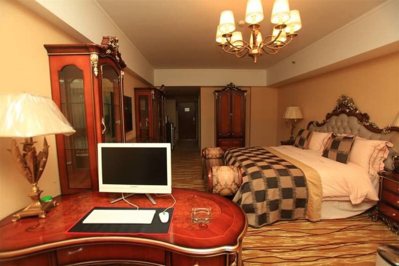 Chengdu Longhu Beach Hotel