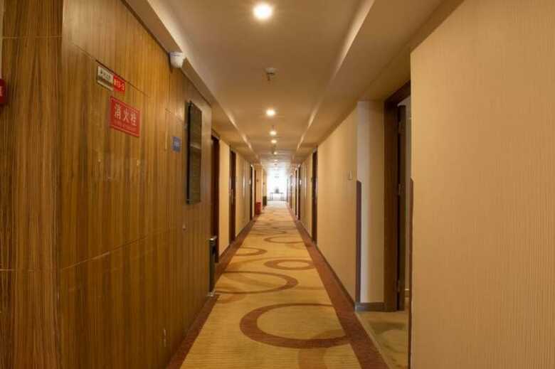 Chengdu Longhu Beach Hotel