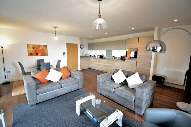 Kennet House Superior Serviced Apartment