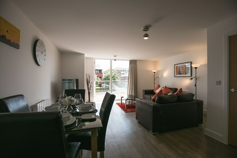 Kennet House Superior Serviced Apartment