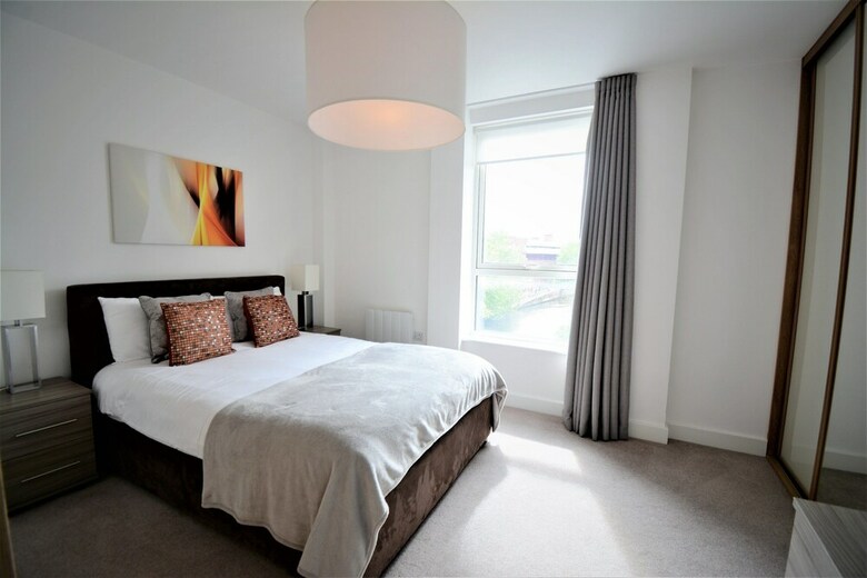 Kennet House Superior Serviced Apartment
