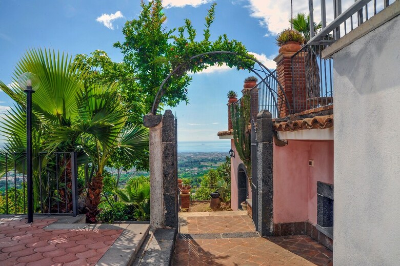 Hotel La Casa Rosa