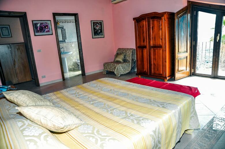 Hotel La Casa Rosa