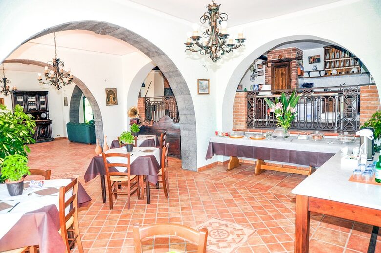 Hotel La Casa Rosa