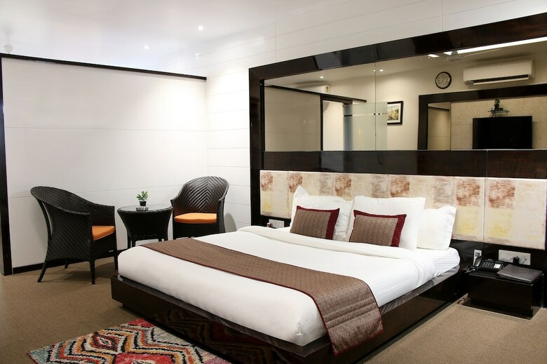 Palette - Hotel Deepali Palace