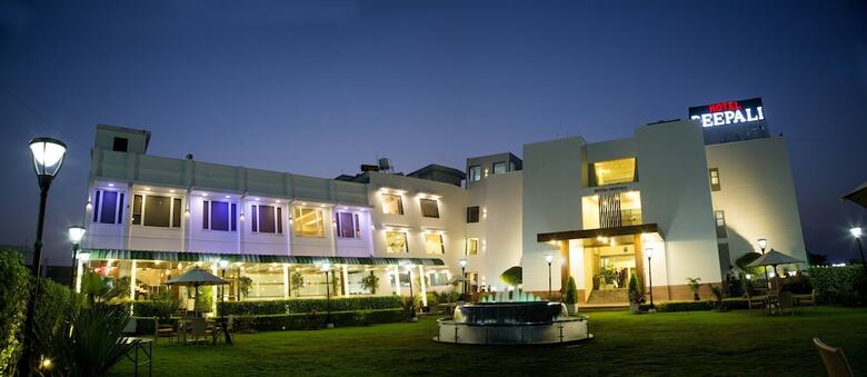 Palette - Hotel Deepali Palace