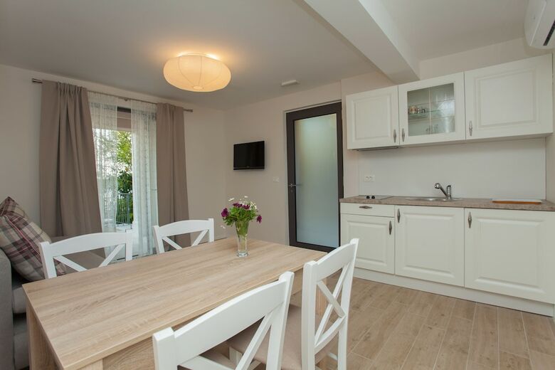 Hotel Guesthouse Augusta Insula