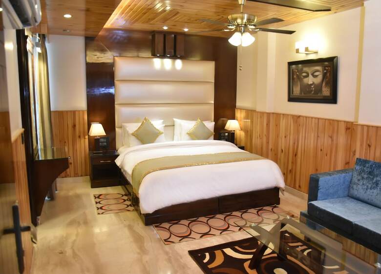 Hotel Wood Castle Grand