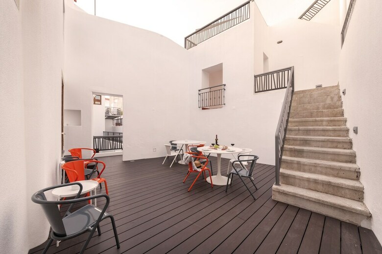 Bed & Breakfast Porta Da Arr�bida Hostel & Suites