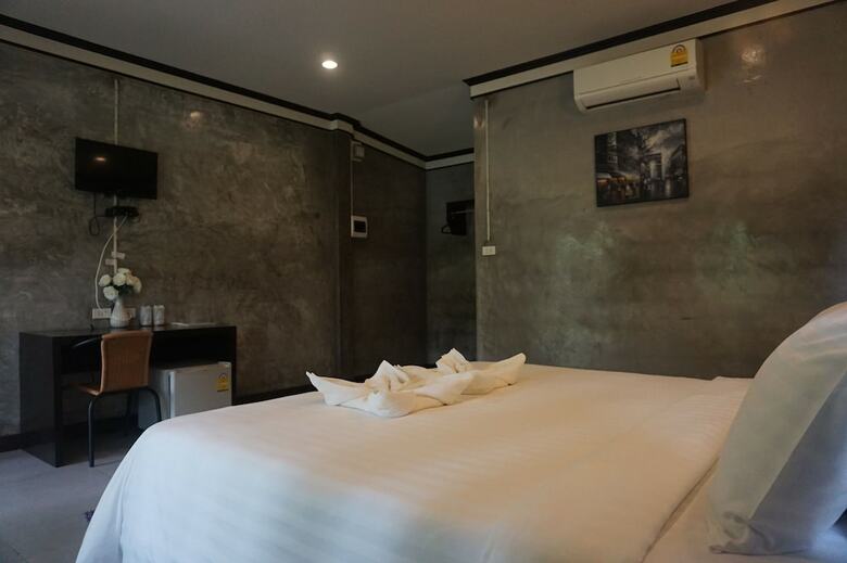 Hotel V Valley Resort